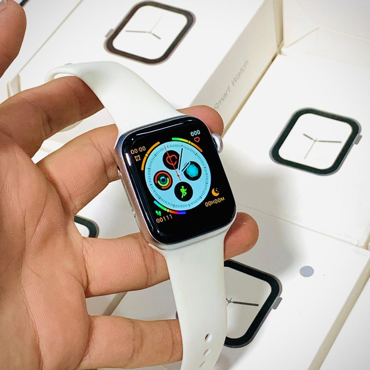 Smart Watch With Stylish Display Comfortable Silicone Strap